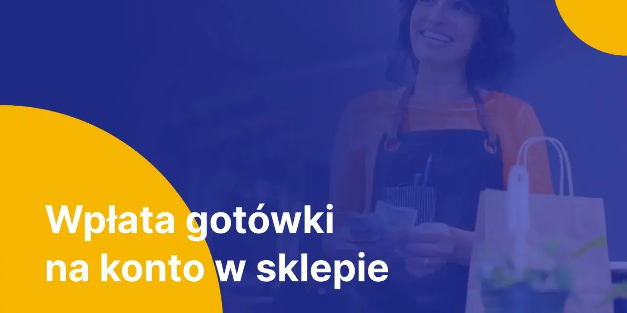 Uśmiechnięta sprzedawczyni liczy pieniądze. Dowiedz się, jak wpłacić gotówkę na konto w sklepie.