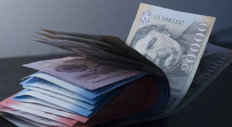 Forint na Węgrzech: Płać sprytnie, unikaj pułapek finansowych!