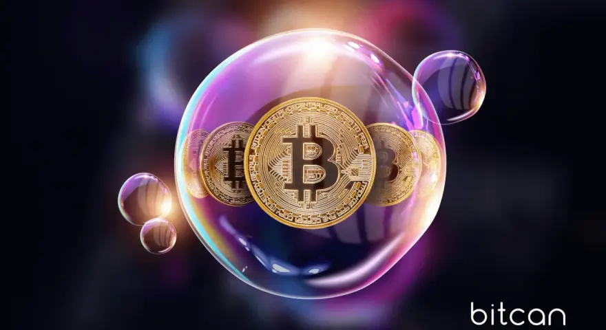 Złote monety Bitcoin w bańce mydlanej symbolizują, co to jest blockchain – bezpieczną, rozproszoną księgę transakcji.