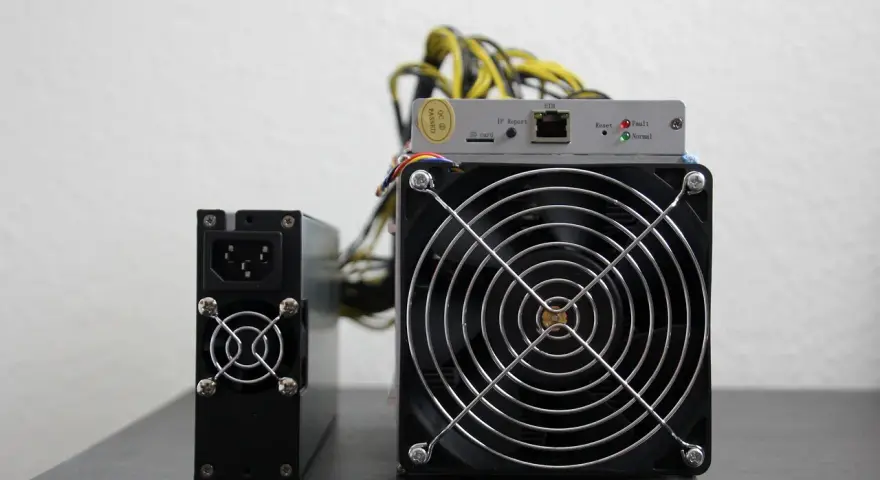 Koparka kryptowalut: Jak działa i czy nadal się opłaca?