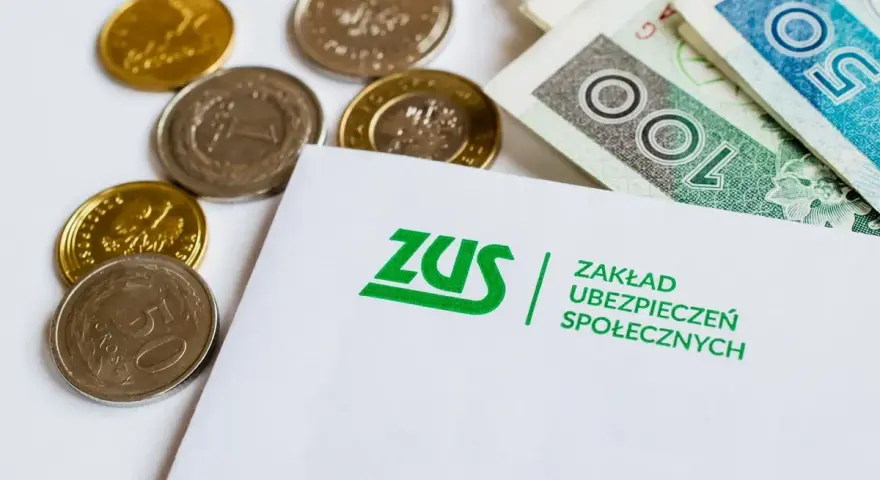 ZUS i monety. Zastanawiasz się, ile można dorobić do emerytury, by nie stracić świadczenia?